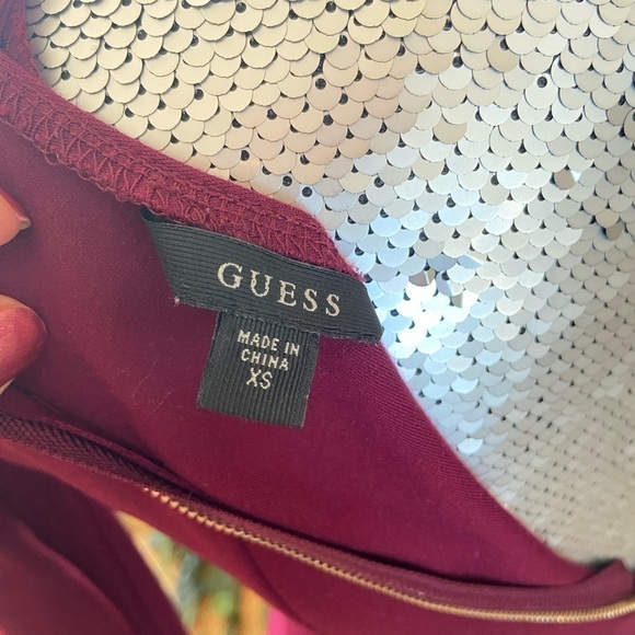 ⭐️2 FOR $20⭐️ Guess Deep Plum Burgundy Cutout Top. XS - Picture 5 of 12